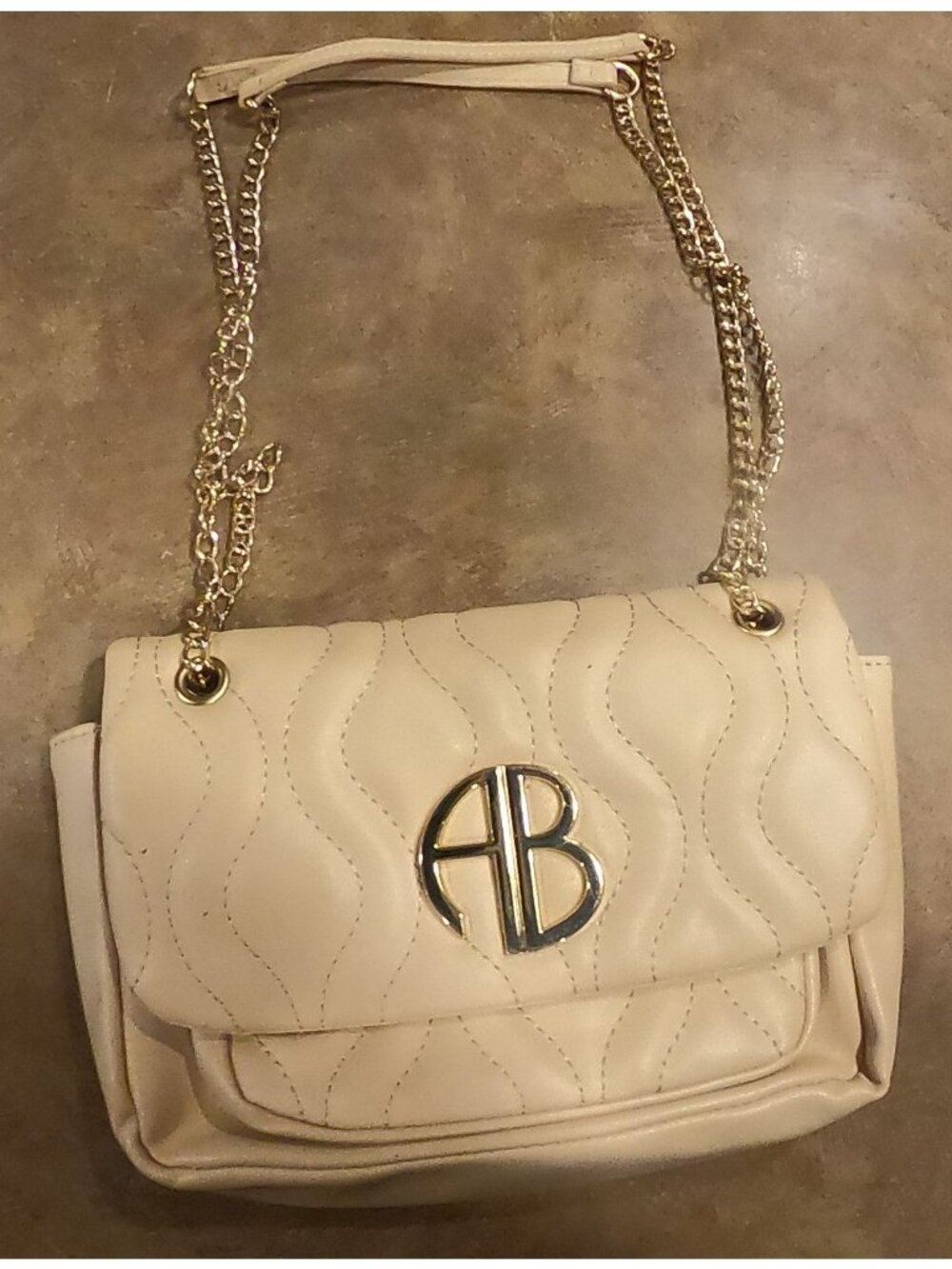 Alexis Bendel Quilted Ivory Shoulder Bag With Gold Chain Strap